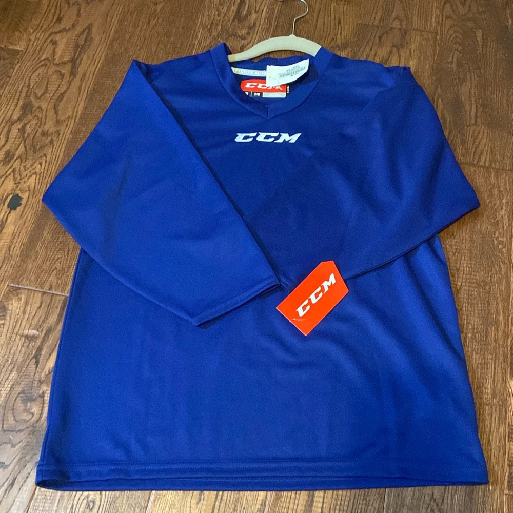 BNWT CCM Youth Practise Jersey
